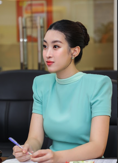 Nhan sắc Hoa hậu Đỗ Mỹ Linh sau khi sinh con - Ảnh 3.
