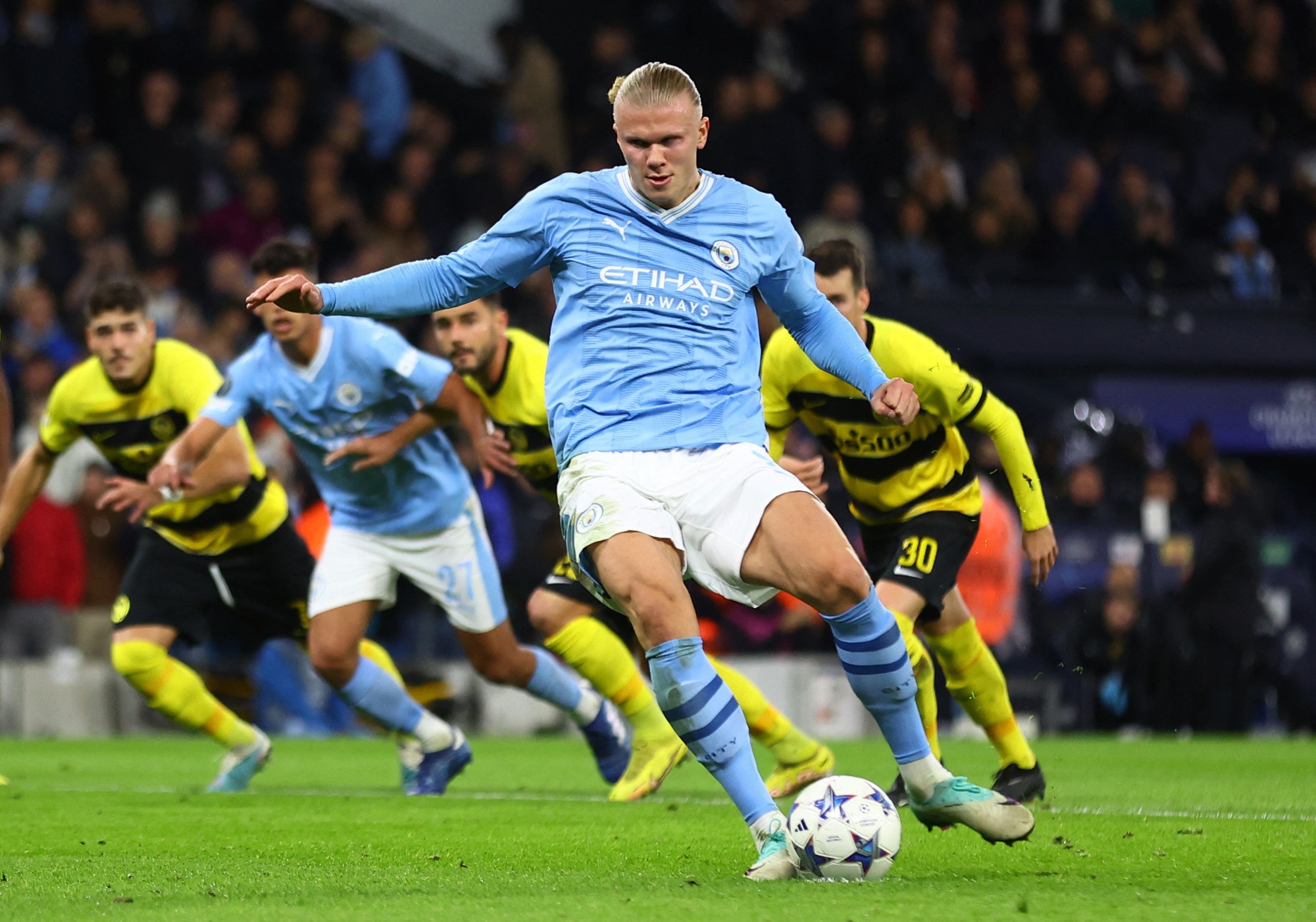 Man City giành vé sớm, Barcelona thua sốc Shakhtar Donetsk - Ảnh 2.