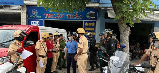 CLIP: Đồng loạt kiểm tra bãi xe Phương Trang, Thuận Thảo, Việt Tân Phát tại TP HCM - Ảnh 7.