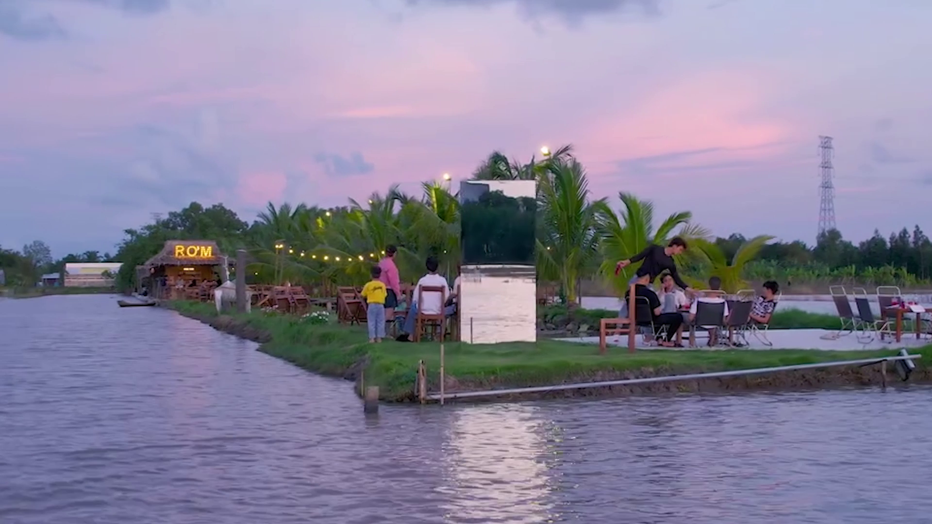 VIDEO: Độc lạ quán cà phê Rơm nằm giữa đồng lúa ở Cần Thơ - Ảnh 7.