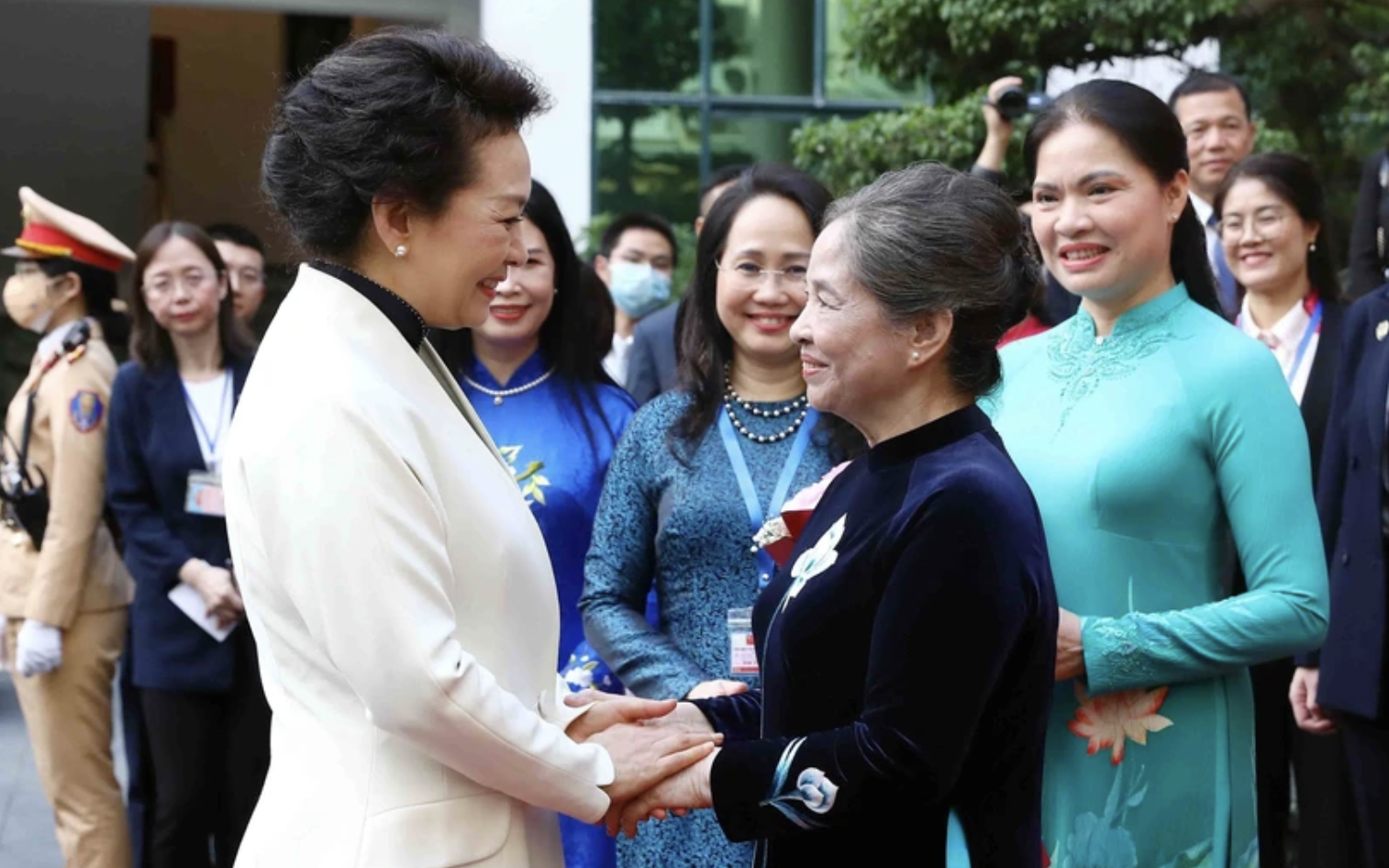 Phu nhân Tổng Bí thư, Chủ tịch Trung Quốc Tập Cận Bình thăm Bảo tàng Phụ nữ