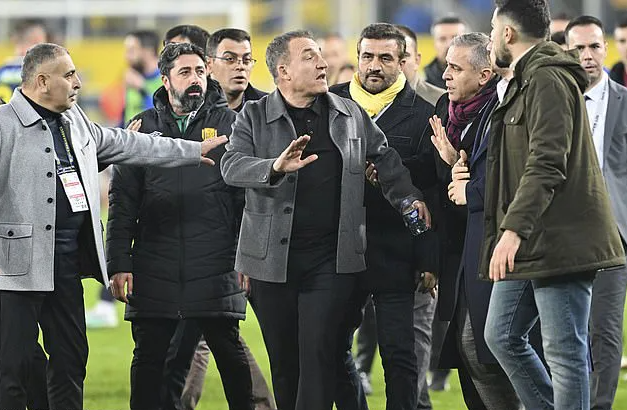 Trọng tài bị tấn công dã man, bóng đá Thổ Nhĩ Kỳ hỗn loạn- Ảnh 8.