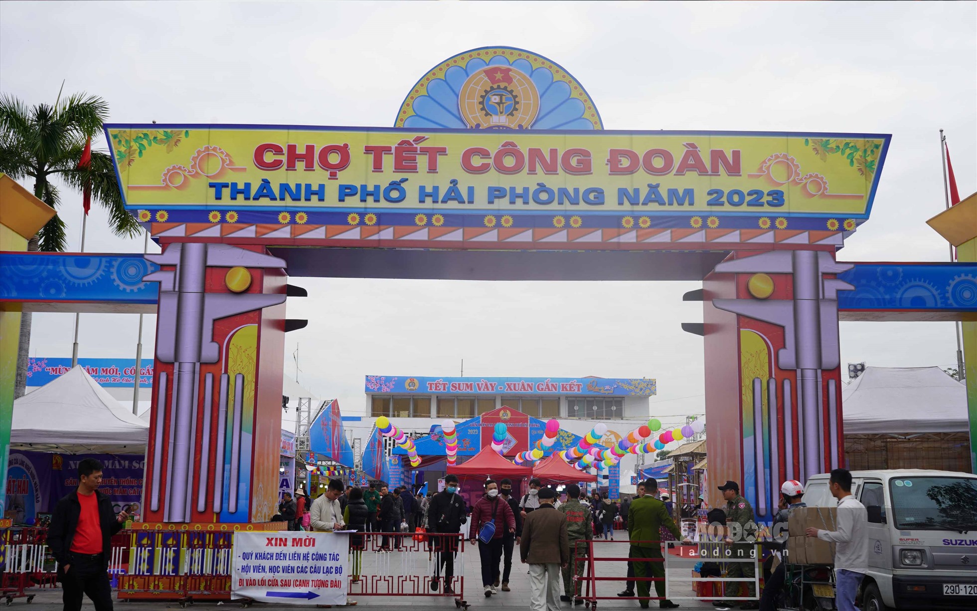 Nhiều hàng ưu đãi, &quot;0 đồng&quot; tại Chợ Tết Công đoàn năm 2024