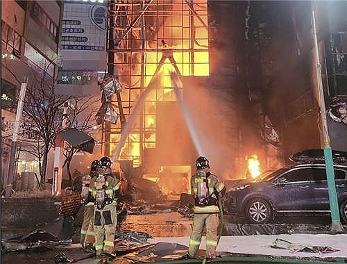 Cháy lớn ở khách sạn Hàn Quốc- Ảnh 1.