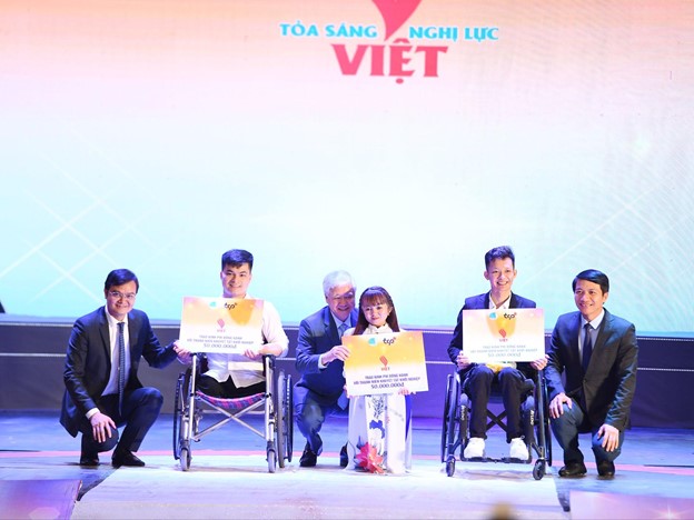 TCP Việt Nam trao tặng 03 thanh niên khuyết tật 50 triệu đồng mỗi dự án khởi nghiệp- Ảnh 3.