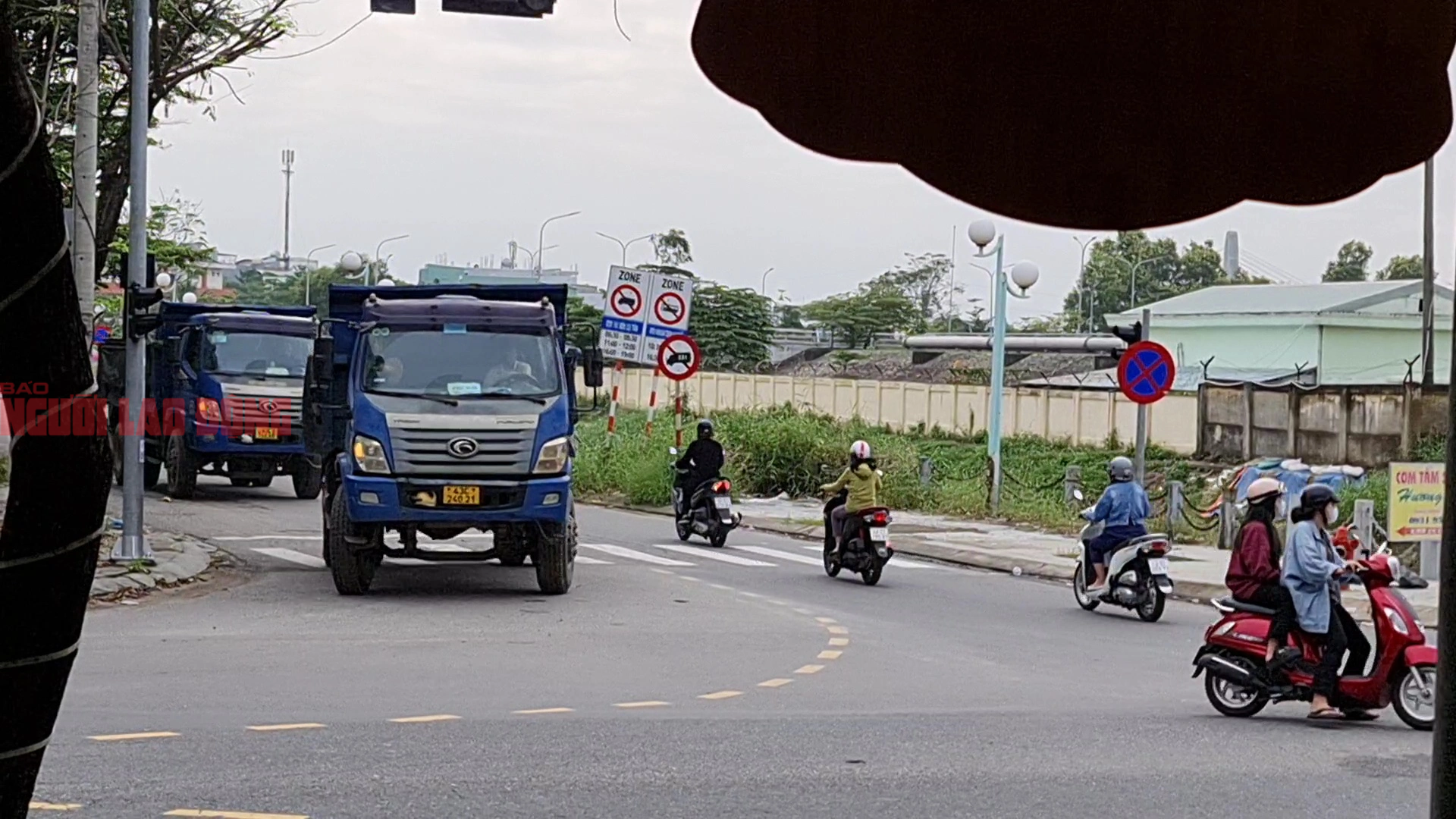 Giữa cao điểm công an Đà Nẵng ra quân, xe tải trọng lớn vẫn ngang nhiên vào đường cấm- Ảnh 4.
