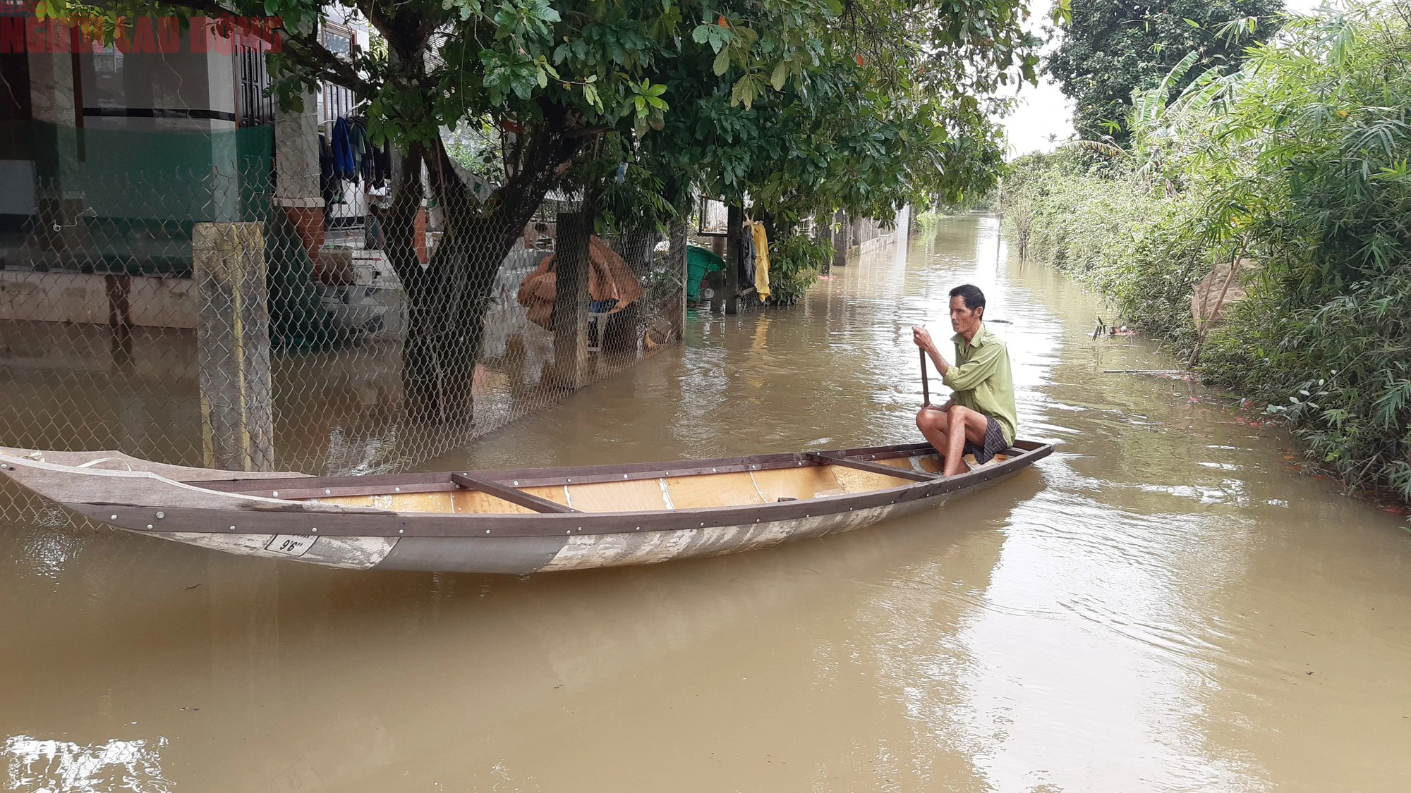 CLIP: Nhiều vùng ở Thừa Thiên- Huế bất ngờ bị ngập sâu- Ảnh 1.
