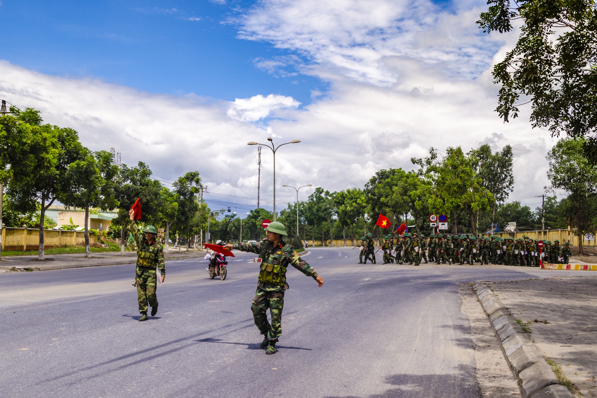 Hành quân giữa phố thị