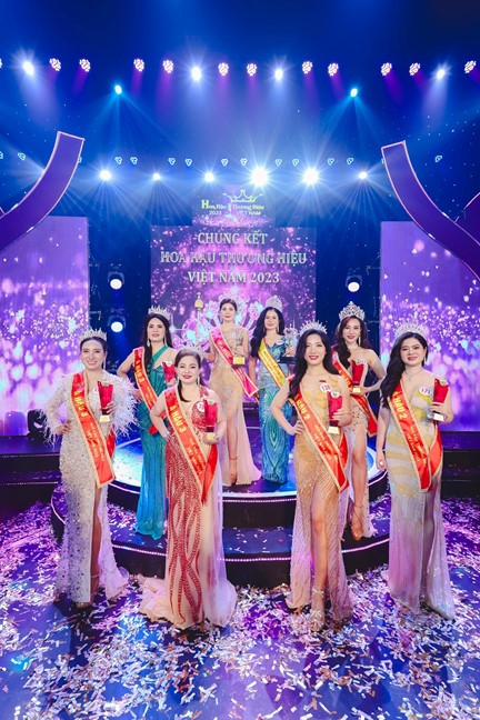 Doanh nhân Hải Phòng Lê Thị Liệu đăng quang Hoa hậu

- Ảnh 3.