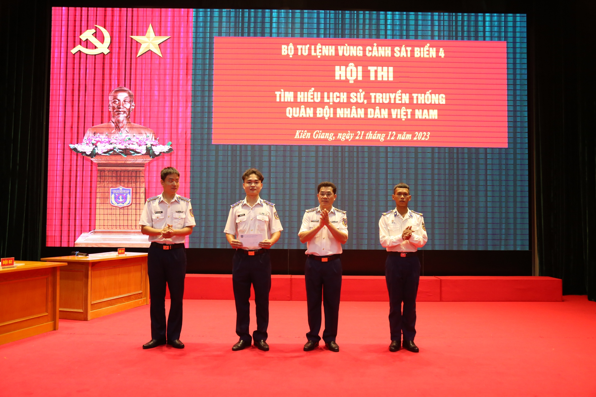 Vùng Cảnh sát biển 4 tổ chức nhiều hoạt động chào mừng ngày 22-12- Ảnh 7.