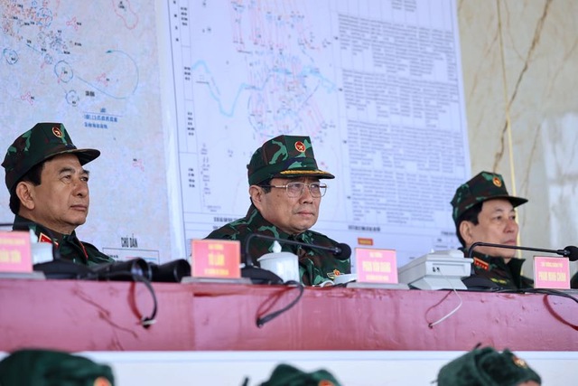 Thủ tướng Phạm Minh Chính dự diễn tập chiến thuật bắn đạn thật có Su-30MKII- Ảnh 3. Thủ tướng Phạm Minh Chính dự diễn tập chiến thuật bắn đạn thật có Su-30MKII- Ảnh 3.