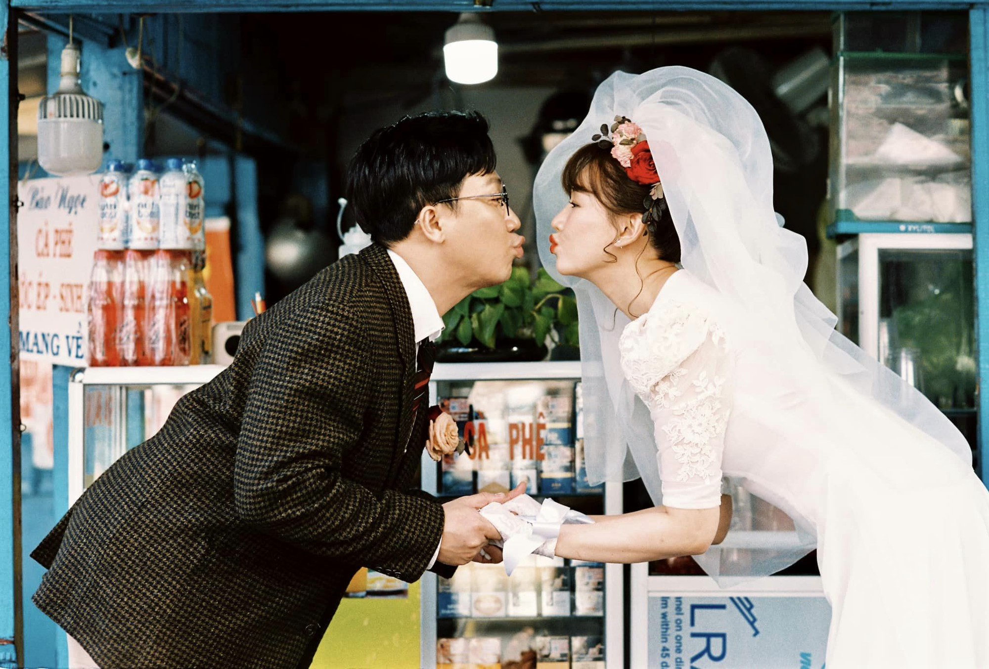 Trấn Thành - Hari Won tung ảnh kỷ niệm ngày cưới vui nhộn- Ảnh 32.