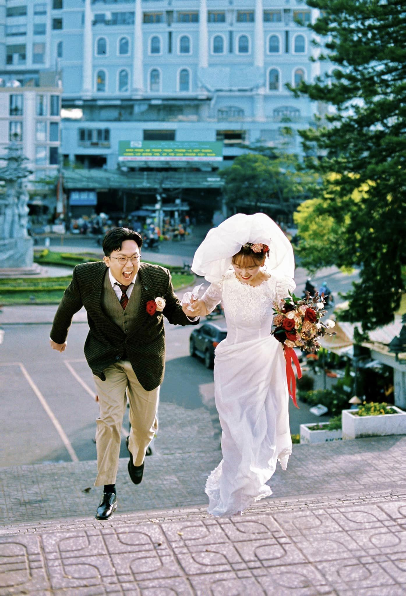 Trấn Thành - Hari Won tung ảnh kỷ niệm ngày cưới vui nhộn- Ảnh 29.