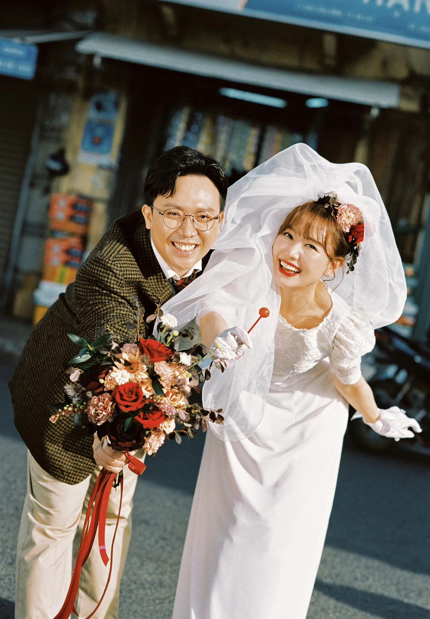 Trấn Thành - Hari Won tung ảnh kỷ niệm ngày cưới vui nhộn- Ảnh 6.