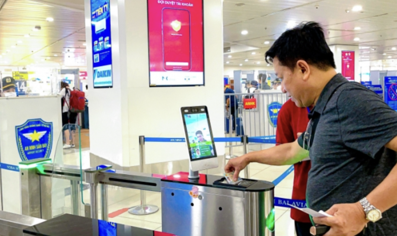 Năm 2024 tiếp tục triển khai ứng dụng xác thực sinh trắc học toàn phần đối với khách đi máy bay
