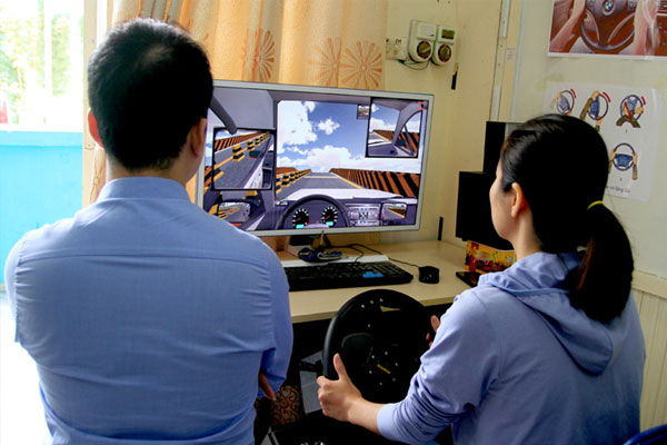 Cục Đường bộ Việt Nam cho biết sẽ không bỏ phần thi mô phỏng lái xe ô tô