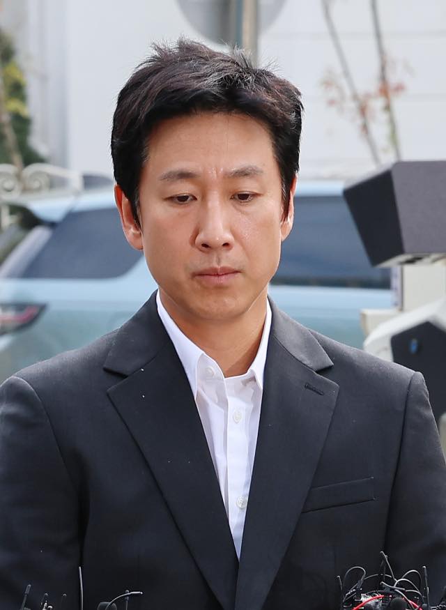 Nghệ sĩ Hàn Quốc thương tiếc "ảnh đế" Lee Sun-kyun!- Ảnh 1.