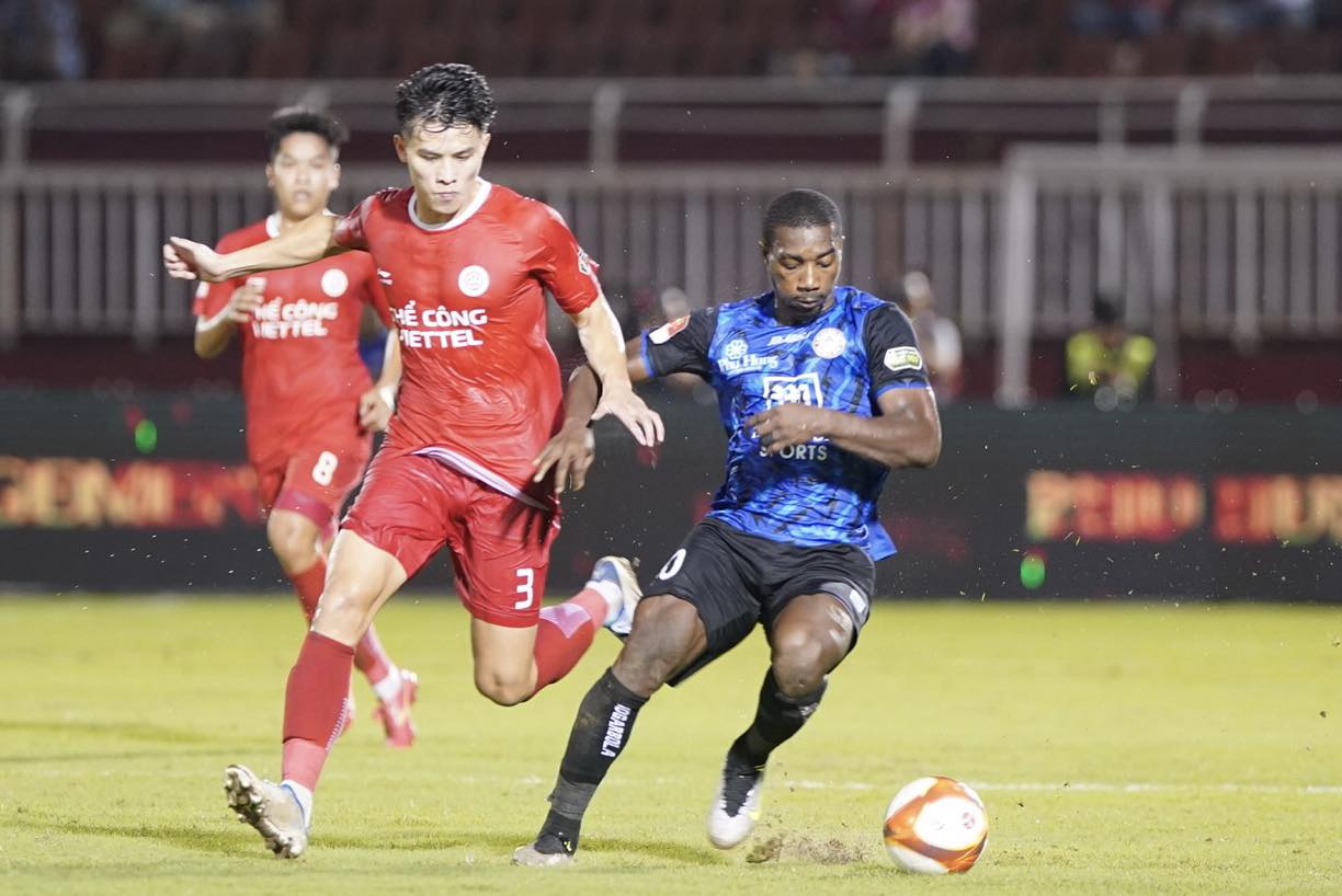 HLV Phùng Thành Phương có trận thắng đầu tiên khi dẫn dắt CLB TP HCM- Ảnh 8.