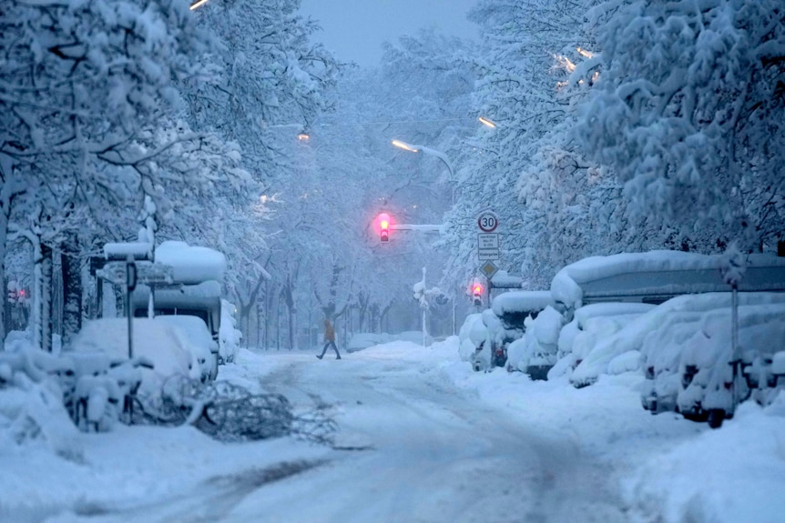 Bão tuyết kỷ lục gây hỗn loạn nhiều nơi, Siberia lạnh âm 50 độ C- Ảnh 5.