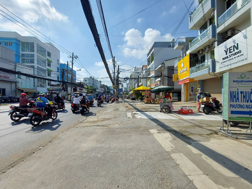 Mặt bằng được người dân quận 10, TP HCM bàn giao để phục vụ xây dựng tuyến Metro số 2 Ảnh: NGUYỄN PHAN