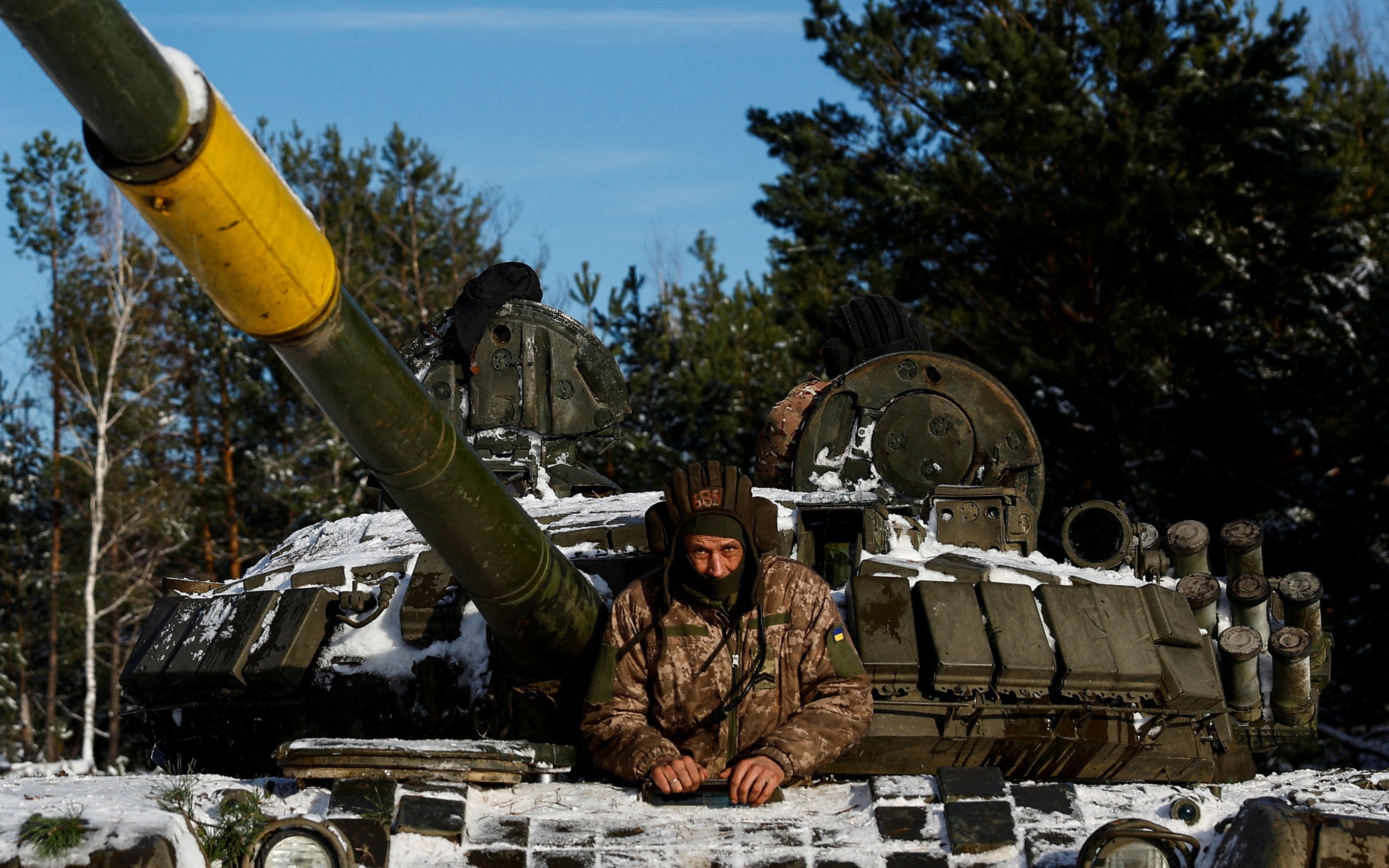 Ukraine lo phương Tây giảm viện trợ quân sự