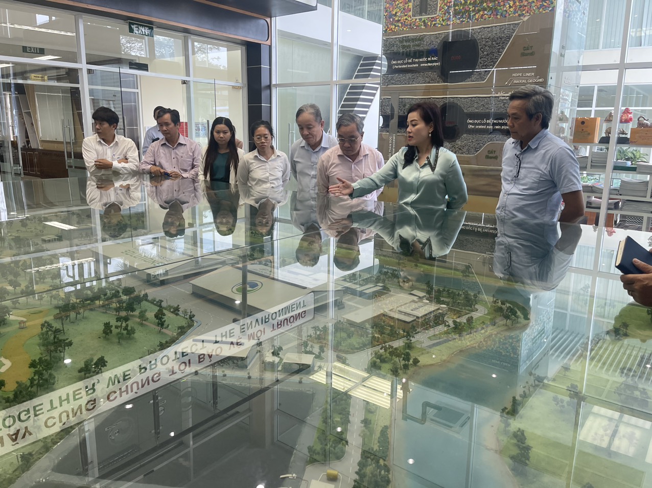 HUBA tham quan và làm việc với VWS - Ảnh 2.