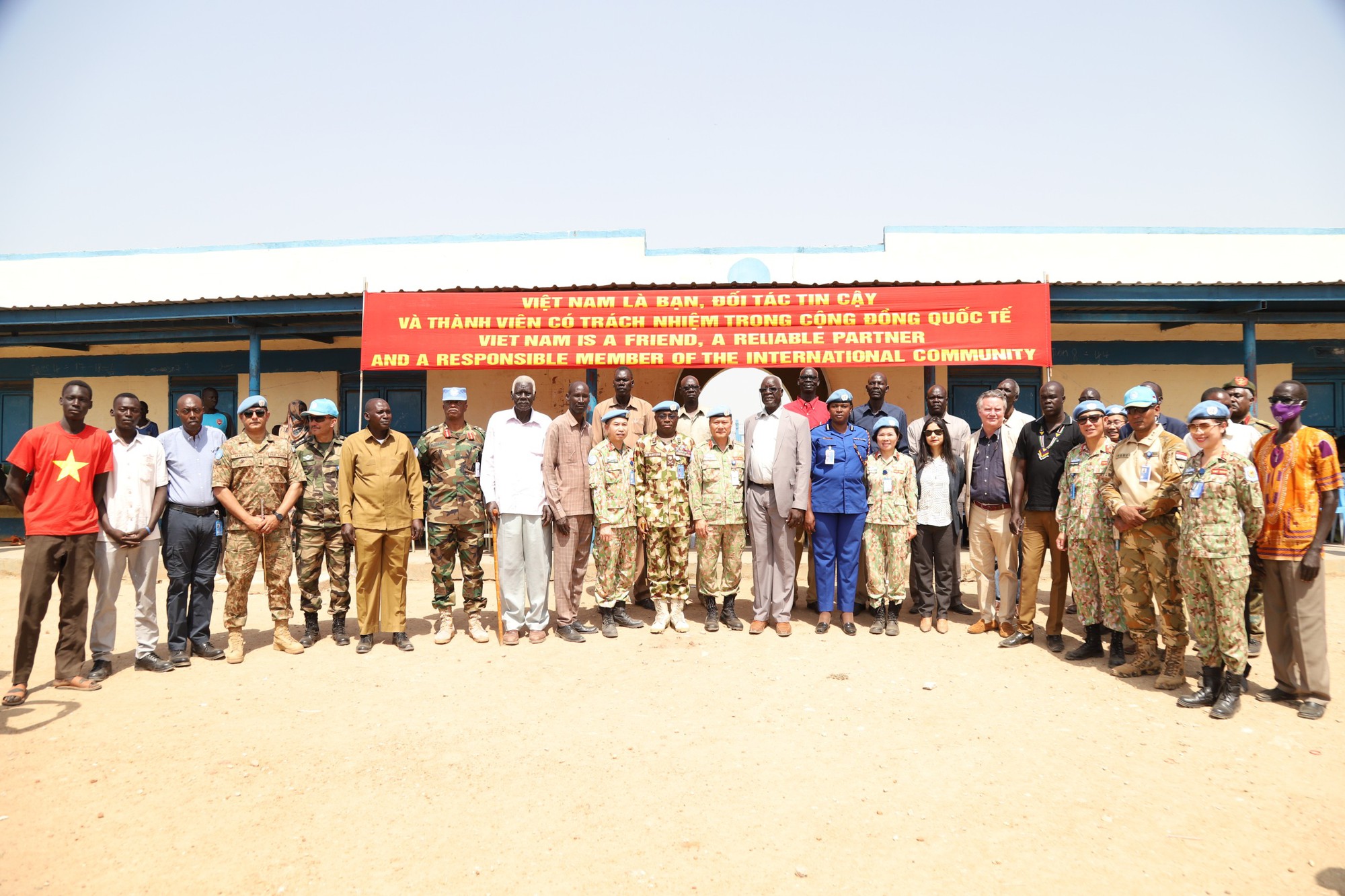 Đội Công binh mũ nồi xanh xây nhiều công trình nhân đạo tặng Trường cấp 3 Abyei - Ảnh 6.