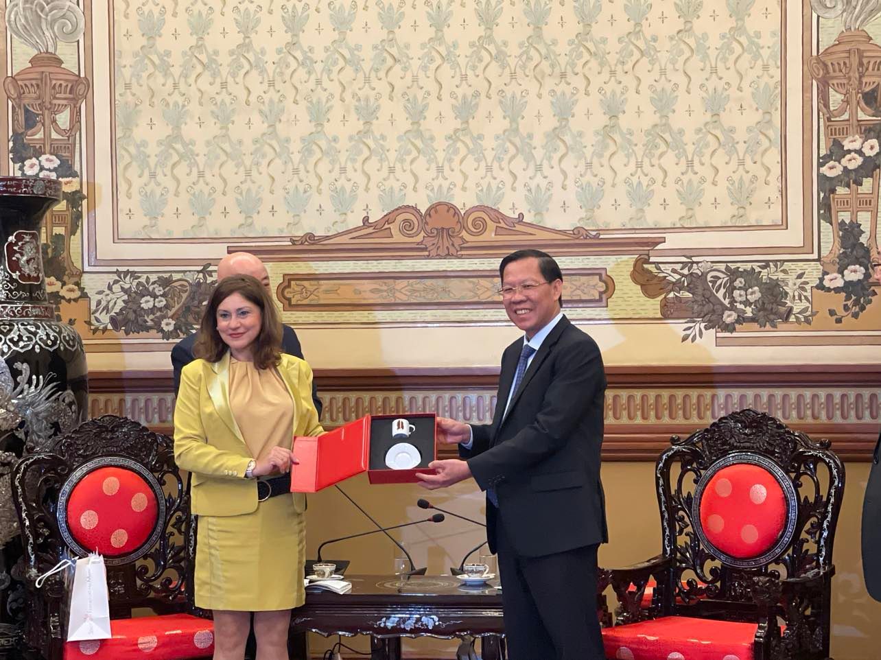 Quyền Thị trưởng TP Frankfurt ấn tượng với sự hiếu khách của người Việt Nam - Ảnh 4.