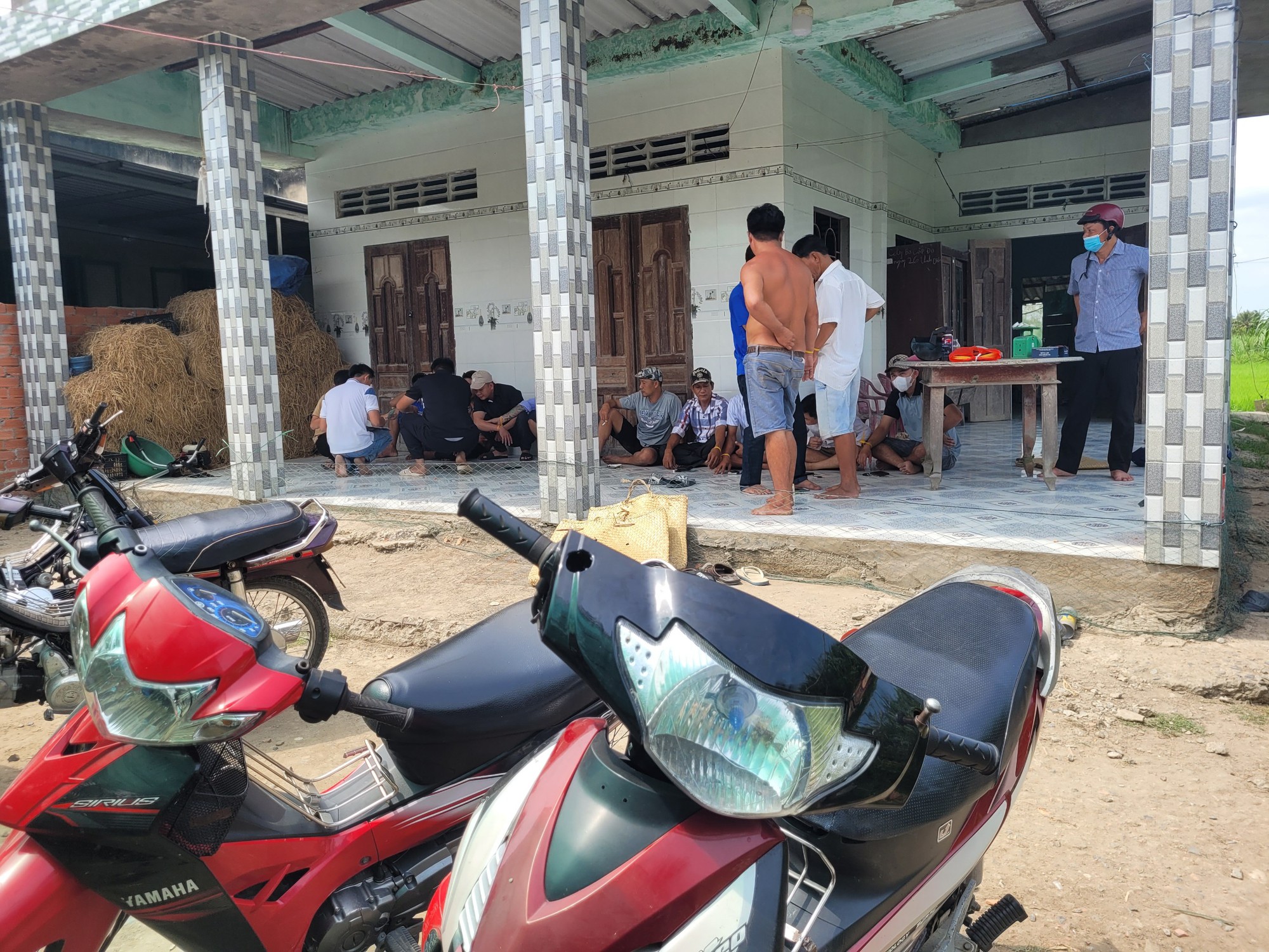 Một ngày phá 3 vụ tệ nạn ở Tiền Giang - Ảnh 1. Một ngày phá 3 vụ tệ nạn ở Tiền Giang - Ảnh 1.
