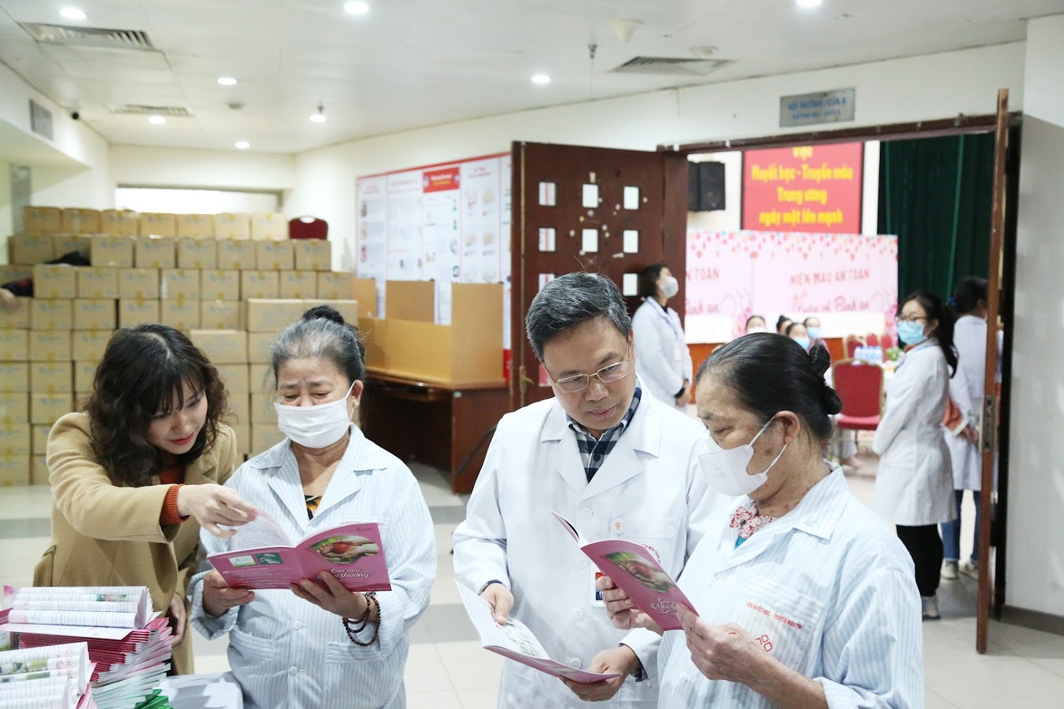 Nam thanh niên ung thư máu chinh phục đường chạy 21 km với 2 giờ 14 phút - Ảnh 4. Nam thanh niên ung thư máu chinh phục đường chạy 21 km với 2 giờ 14 phút - Ảnh 4.