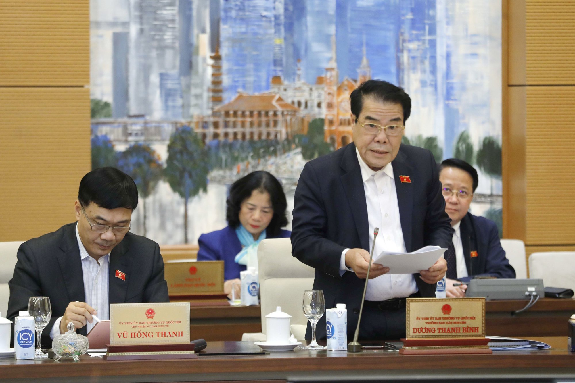 Cử tri ủng hộ xử lý nồng độ cồn, bức xúc về sai phạm tại trung tâm đăng kiểm - Ảnh 1. Cử tri ủng hộ xử lý nồng độ cồn, bức xúc về sai phạm tại trung tâm đăng kiểm - Ảnh 1.