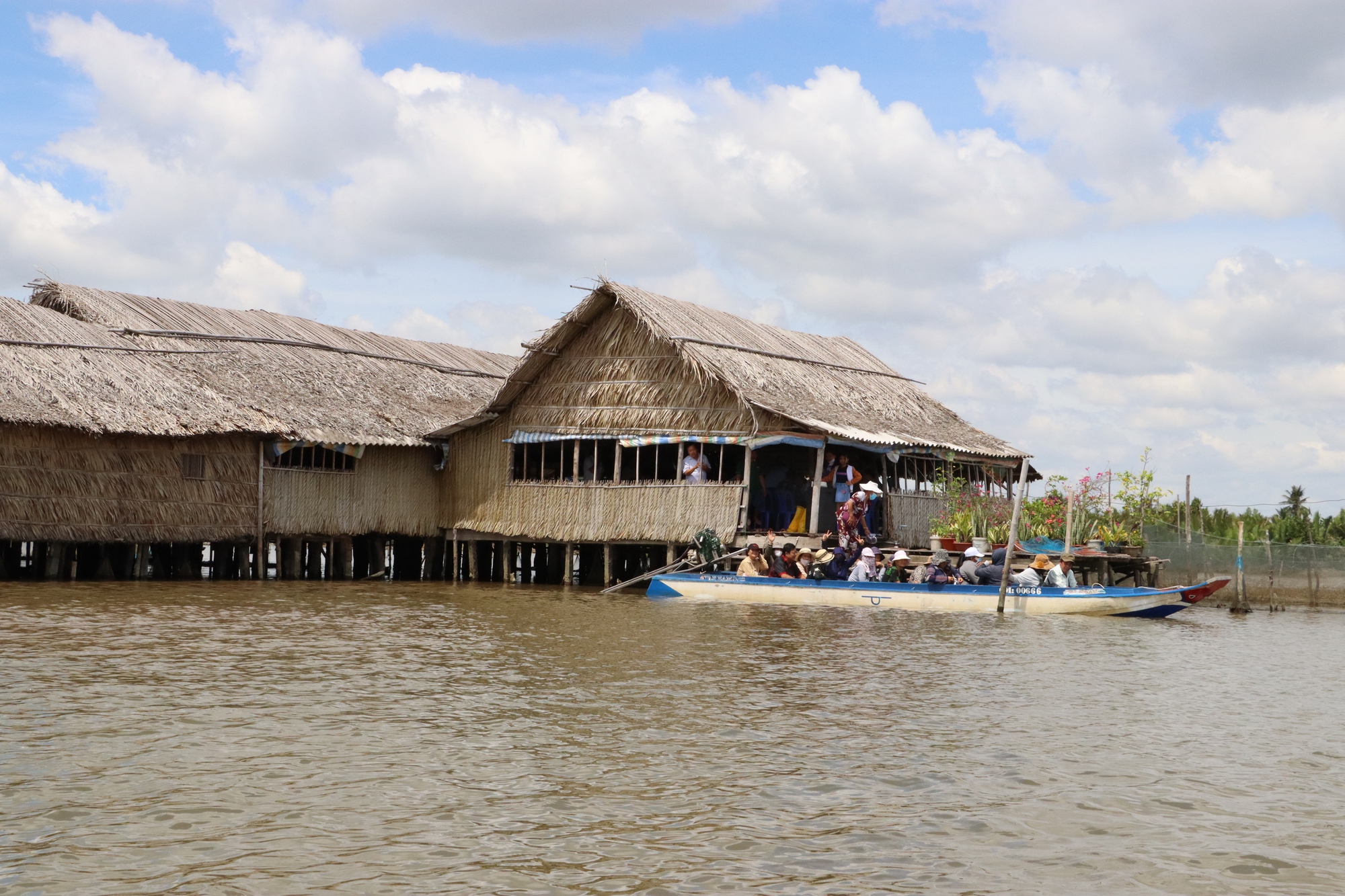 Bí thư Tỉnh ủy Cà Mau kiểm tra toàn diện biển hồ giữa đồng bằng - Ảnh 2. Bí thư Tỉnh ủy Cà Mau kiểm tra toàn diện biển hồ giữa đồng bằng - Ảnh 2.