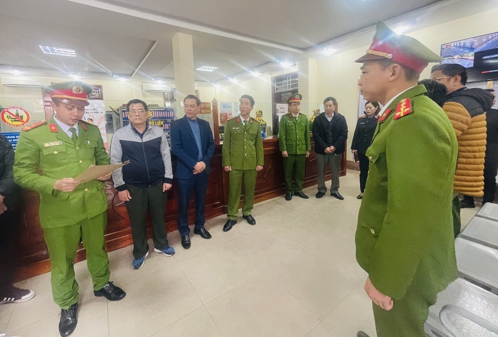Khởi tố, bắt giám đốc trung tâm đăng kiểm và 10 thuộc cấp - Ảnh 1. Khởi tố, bắt giám đốc trung tâm đăng kiểm và 10 thuộc cấp - Ảnh 1.