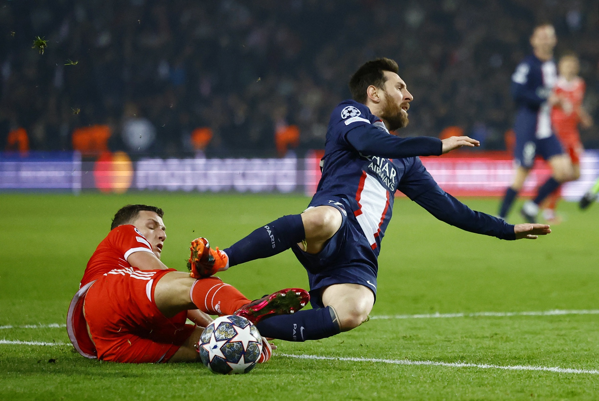 Tam tấu hụt bàn thắng, PSG bại trận trước Bayern Munich - Ảnh 7.