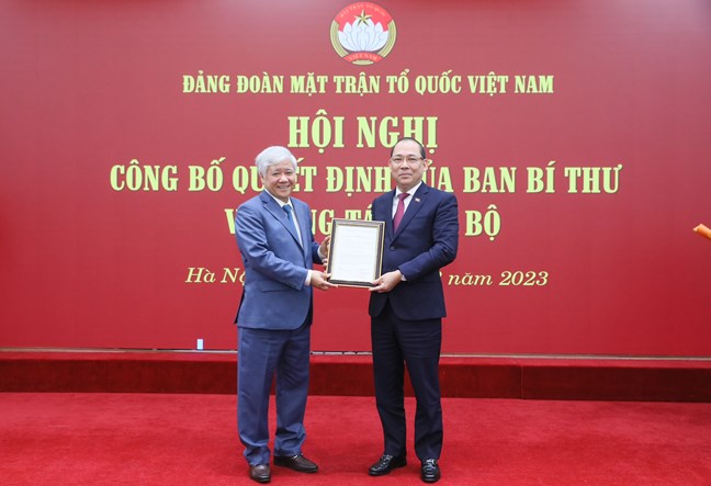 Công bố quyết định của Ban Bí thư về công tác cán bộ - Ảnh 1. Công bố quyết định của Ban Bí thư về công tác cán bộ - Ảnh 1.