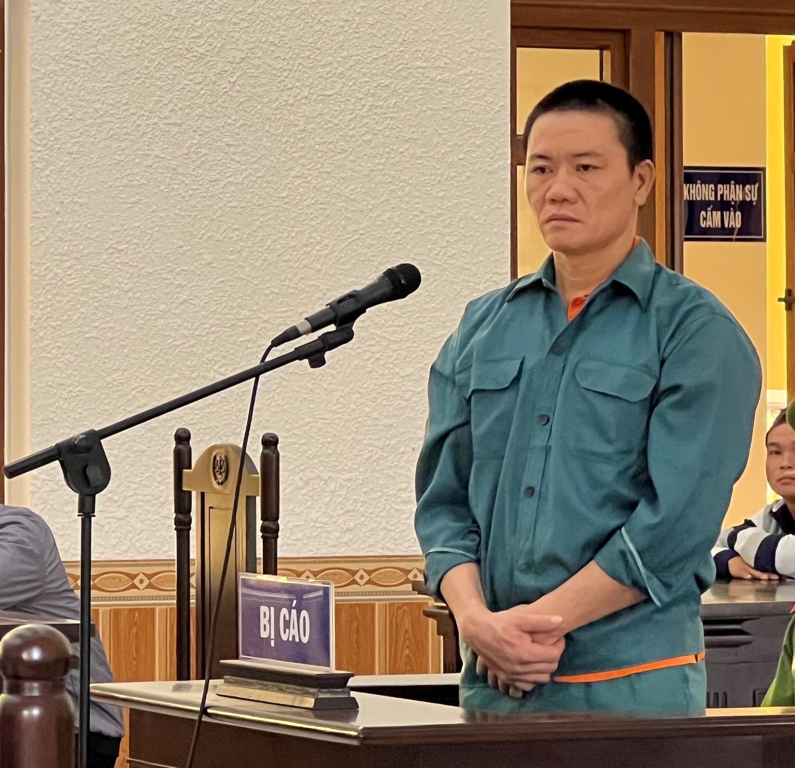 Bình Thuận: Dùng súng bắn thẳng vào hàng xóm - Ảnh 1. Bình Thuận: Dùng súng bắn thẳng vào hàng xóm - Ảnh 1.