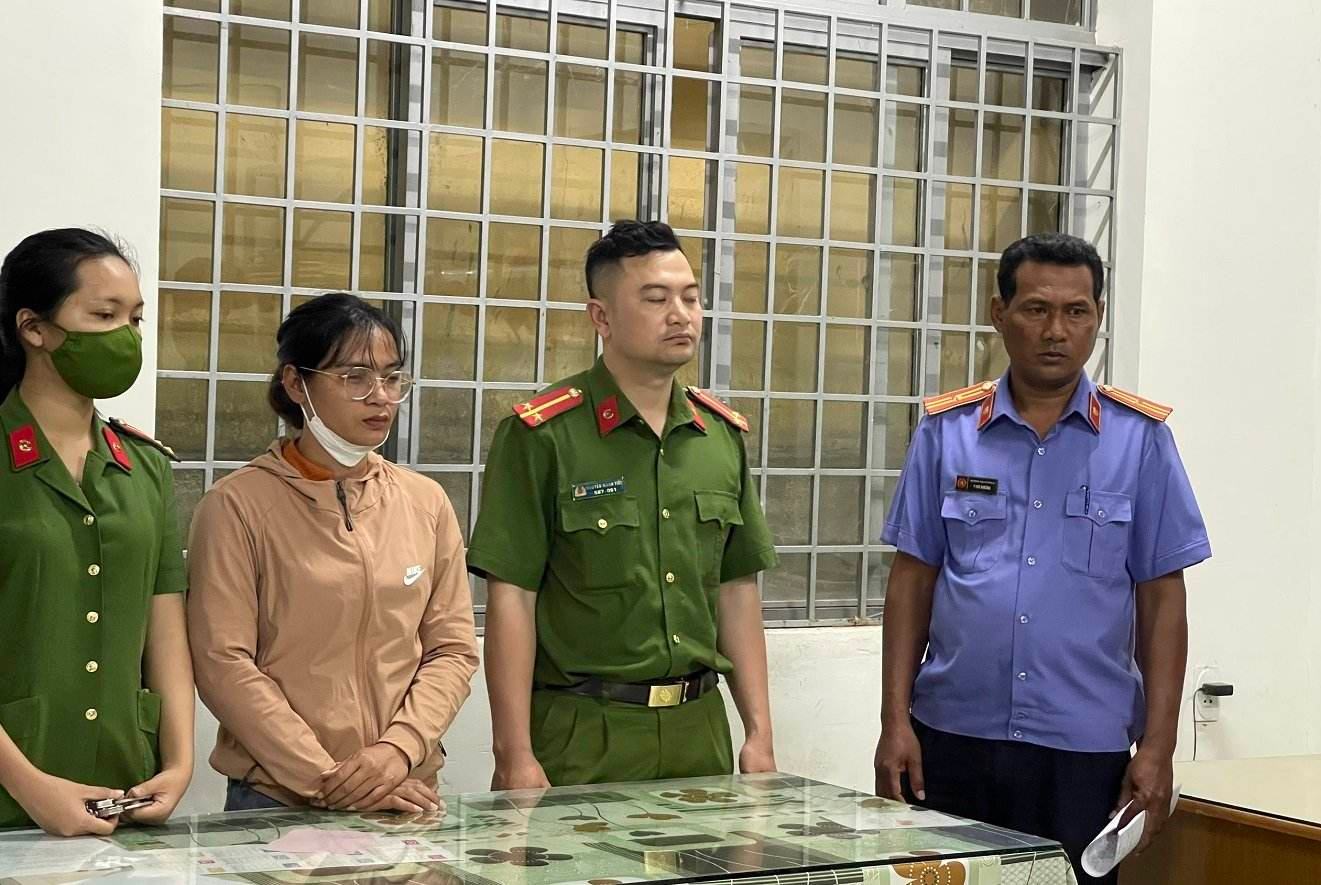 Khởi tố nguyên chủ tịch Hội Chữ thập đỏ xã tham ô tài sản - Ảnh 1. Khởi tố nguyên chủ tịch Hội Chữ thập đỏ xã tham ô tài sản - Ảnh 1.