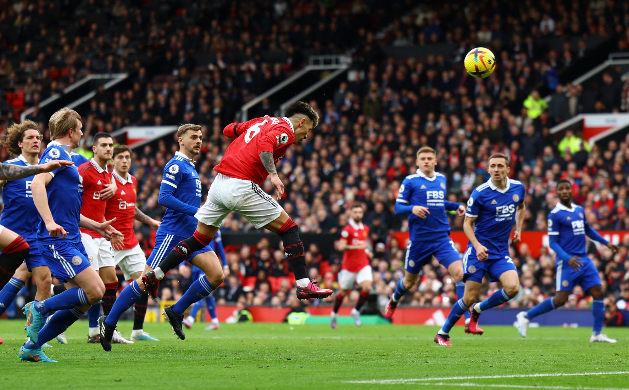 Man United hạ Leicester, Son Heung-min đưa Tottenham vào Top 4 - Ảnh 3.