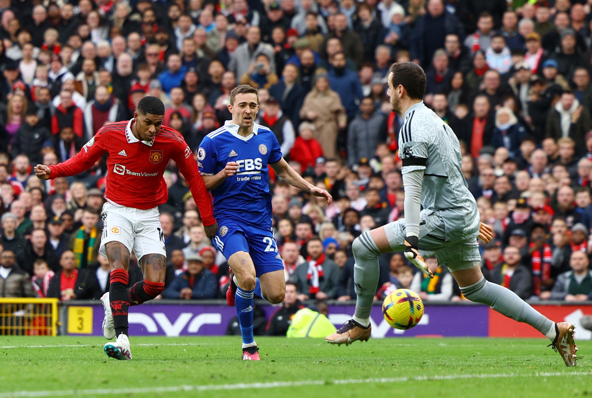 Man United hạ Leicester, Son Heung-min đưa Tottenham vào Top 4 - Ảnh 4.