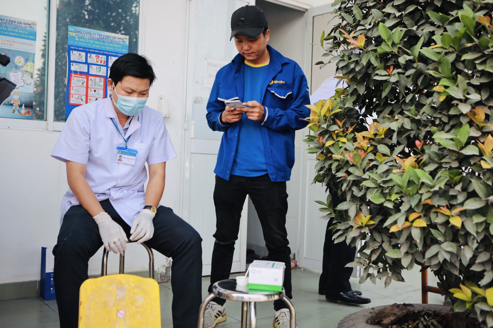 Hình ảnh kiểm tra ma túy 75 tài xế ở cảng Tân Cảng- Phú Hữu - Ảnh 4.