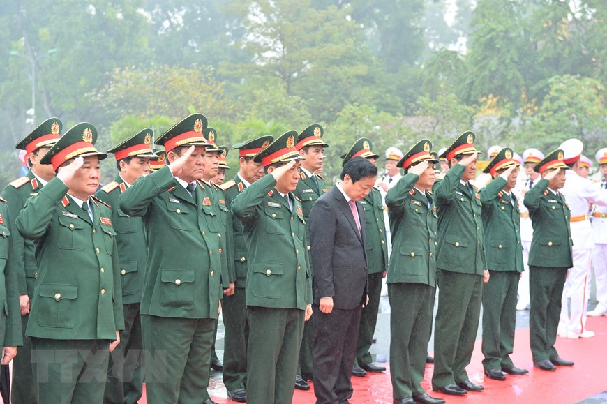 93 năm ngày thành lập Đảng: Lãnh đạo Đảng, Nhà nước viếng Chủ tịch Hồ Chí Minh - Ảnh 8.