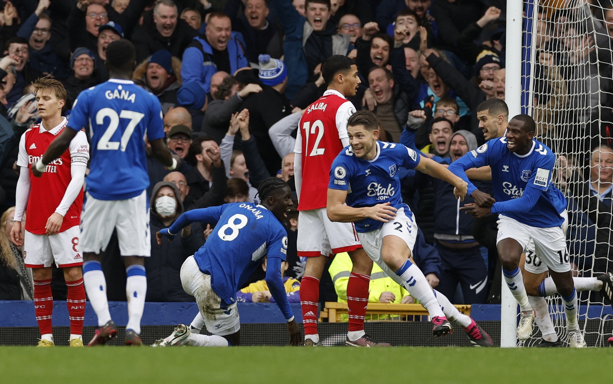 Arsenal thua sốc đội áp chót, Everton bay cao ở Goodison Park - Ảnh 5.