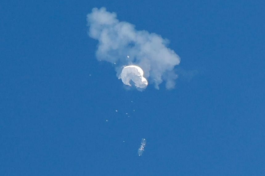 The US shot down a Chinese spy balloon - Photo 1. The US shot down a Chinese spy balloon - Photo 1.