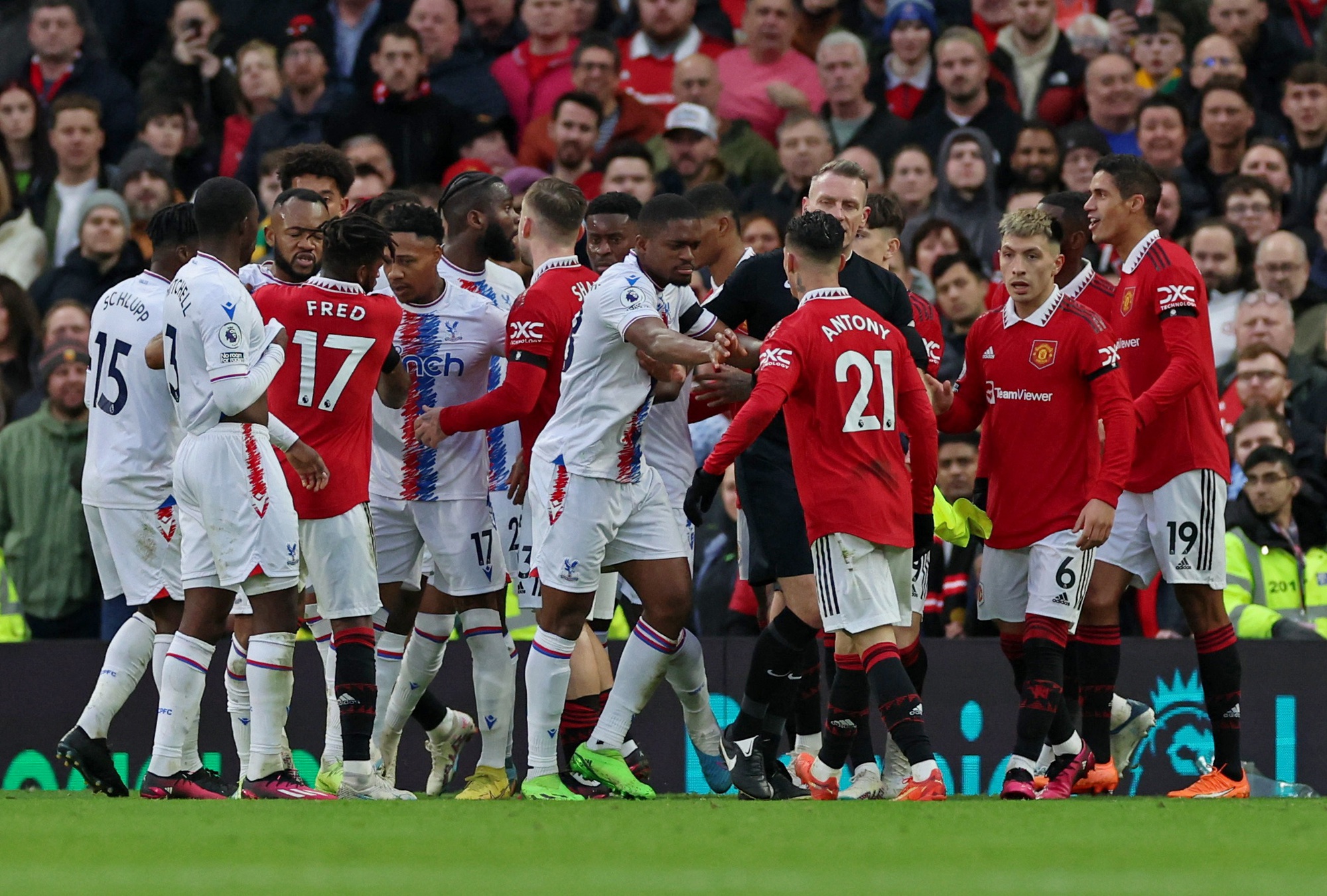 Thắng chật vật Crystal Palace, Man United vào Top 3 Ngoại hạng Anh - Ảnh 5.