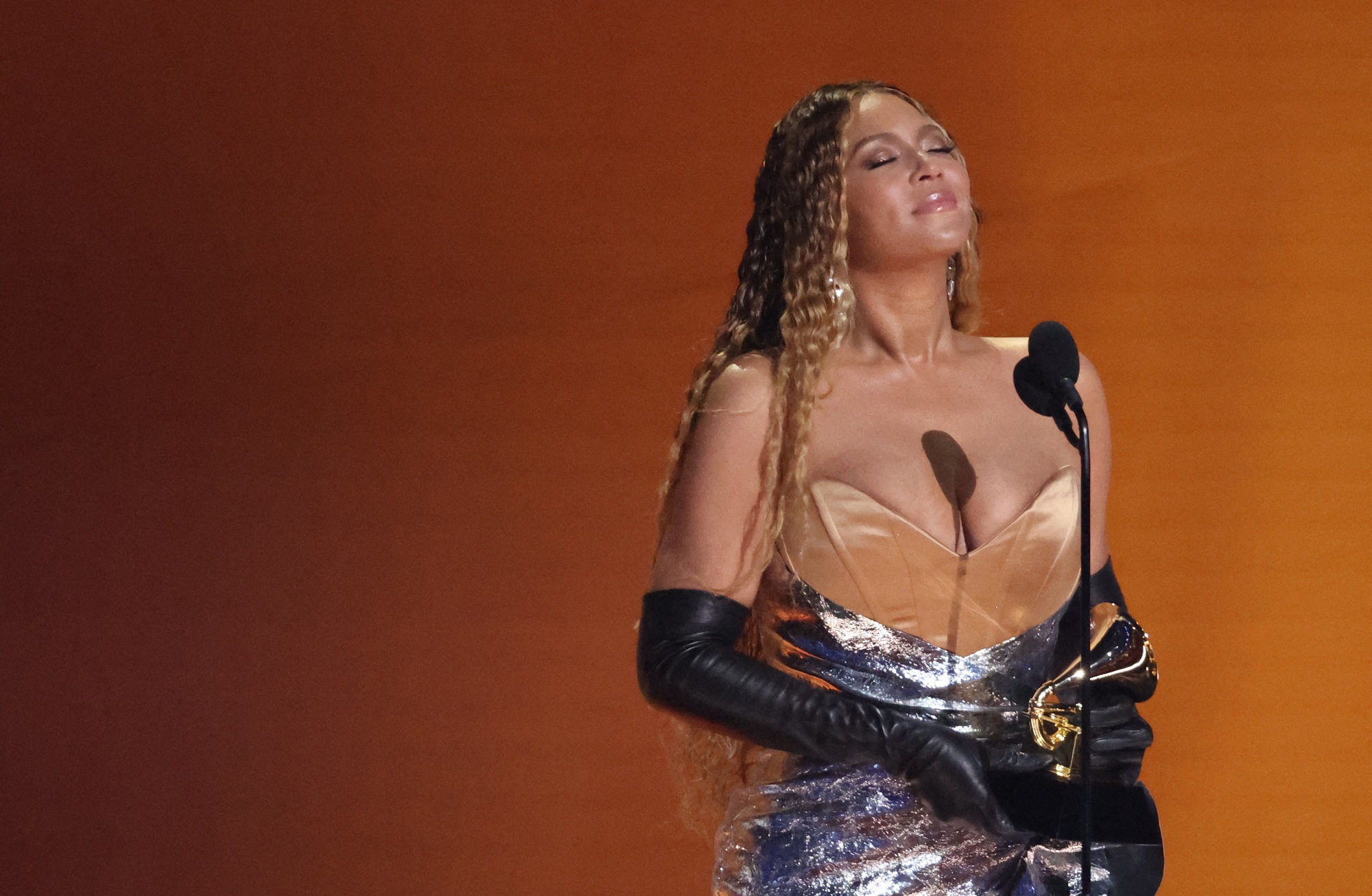“Ong chúa” Beyonce lập kỷ lục tại Grammy 2023 - Ảnh 4.