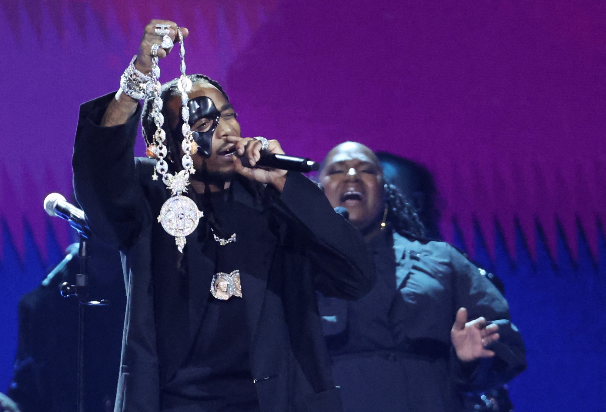Hai rapper đánh nhau ở hậu trường Grammy 2023 - Ảnh 2.