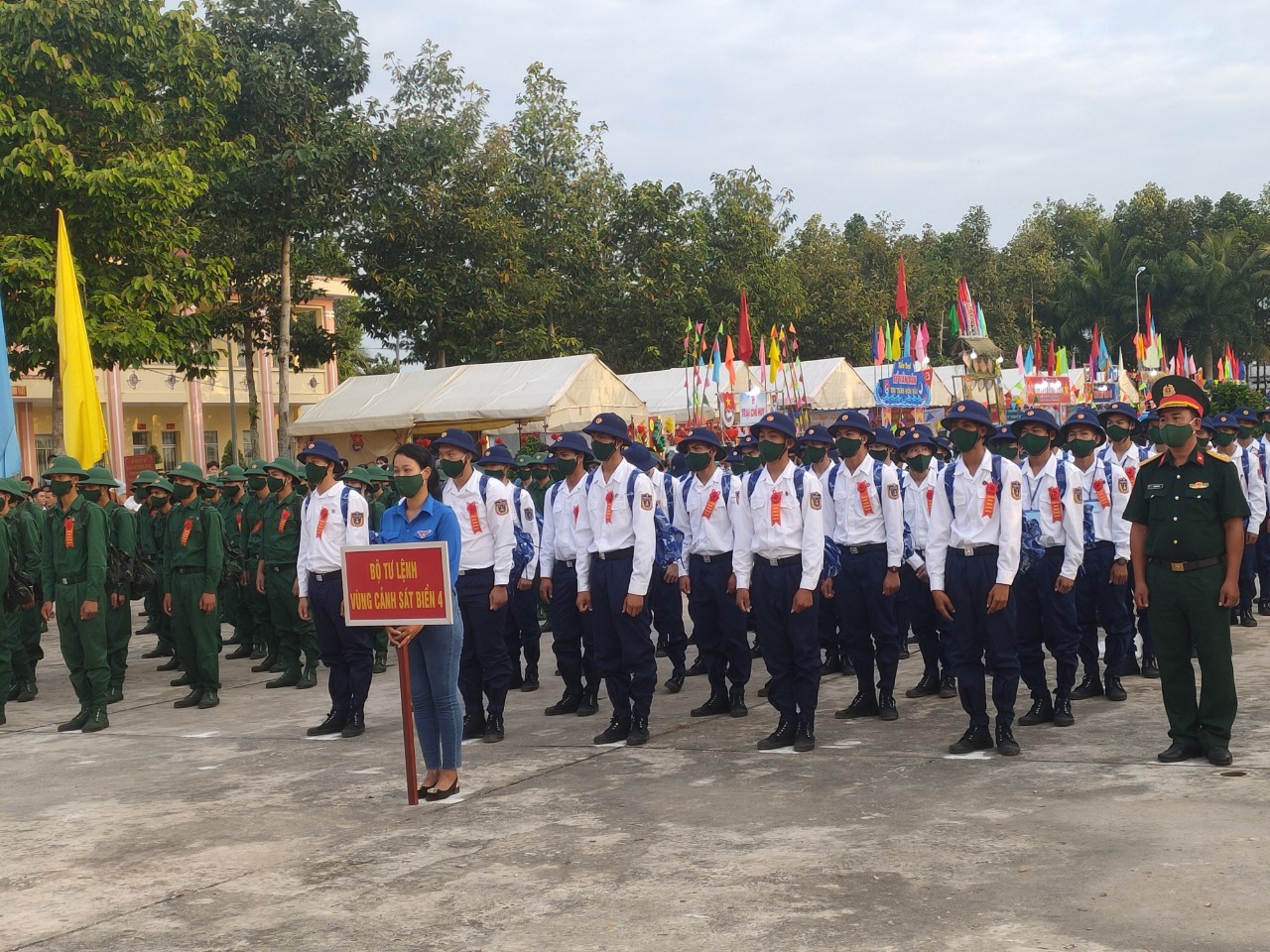 Bộ Tư lệnh Vùng Cảnh sát biển 4 tiếp nhận 100 công dân nhập ngũ - Ảnh 5.