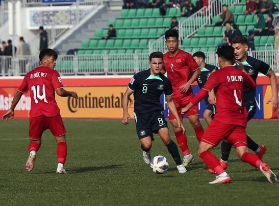 U20 Việt Nam thắng U20 Úc, dẫn đầu bảng B - Ảnh 2.