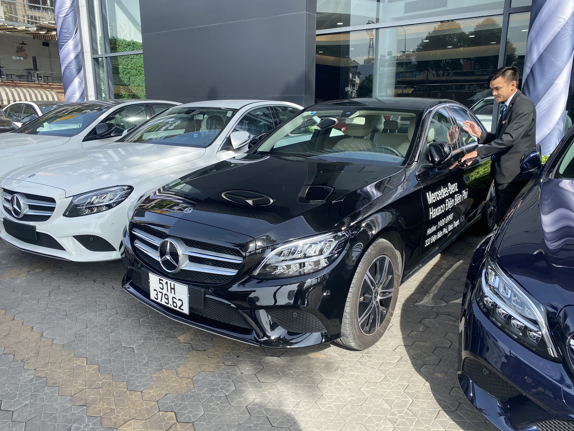 Bà chủ nhà phân phối Mercedes-Benz lớn nhất Việt Nam muốn gom thêm 6 triệu cổ phiếu - Ảnh 1.