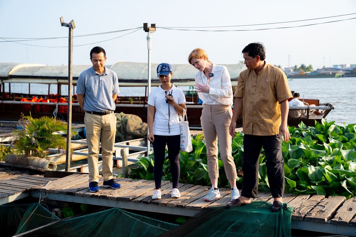 Tổng Giám đốc USAID thăm chợ nổi Cái Răng - Ảnh 13.